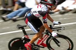 反败为胜引爆全场！，TheShy意外战胜雄鹿观众掌声雷动