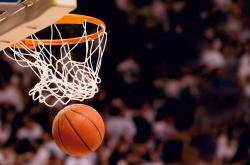 关于夏季联赛半决赛对决在即！广东男篮演练定位球，本菲卡密集防守应对的信息